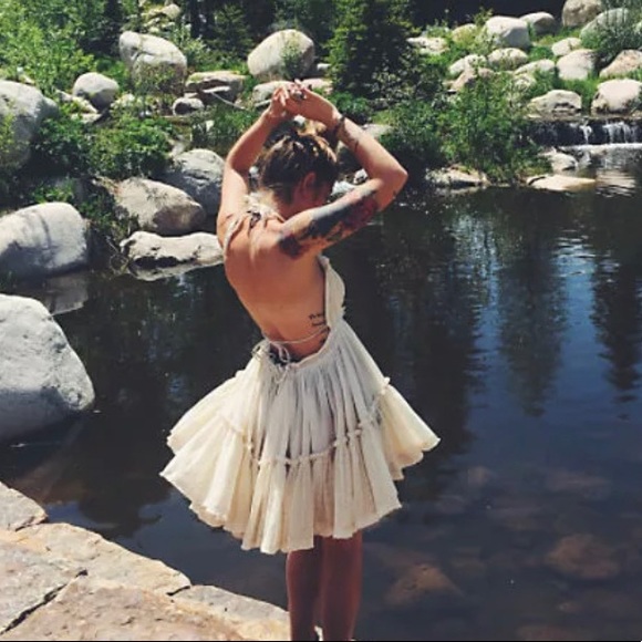 New Boho Lace Open Back Summer Beach Dress - Picture 3 of 12